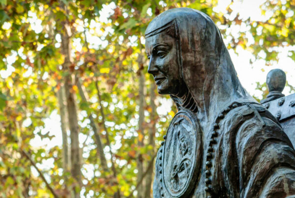 De Sor Juana a la actualidad: voces femeninas en la literatura